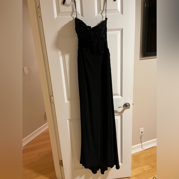Faviana floor length dress - Picture 1 of 11